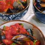 MUSSELS WITH CHILLI, TOMATO AND WHITE WINE SAUCE